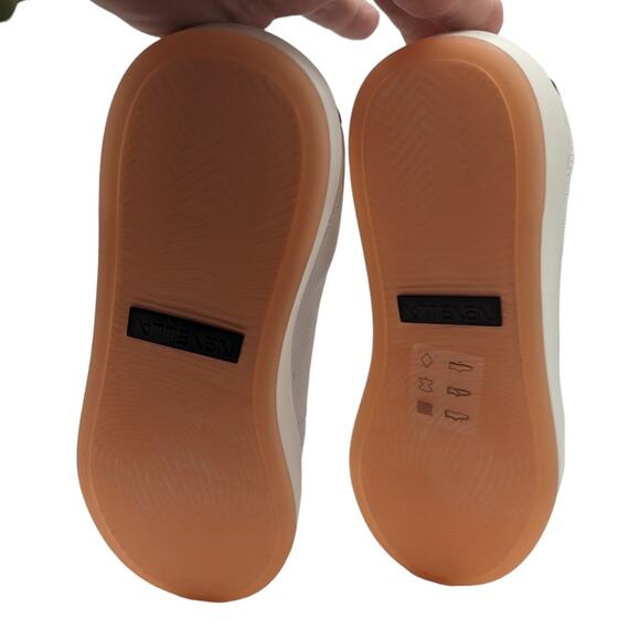 Novella Love Poem Tennis Shoes Ch O1 V 01 #322 New Limited Edition W 8.5 M 7 - Picture 6 of 11